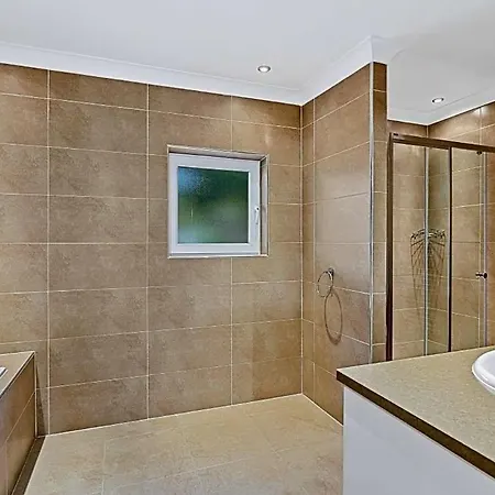 Sleeps 10 With Pool Air Con And Wifi
