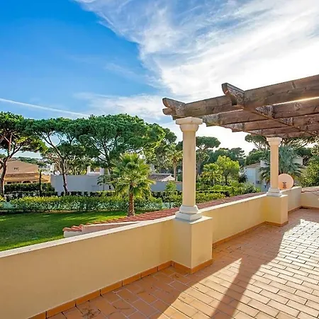 Sleeps 10 With Pool Air Con And Wifi Vila *