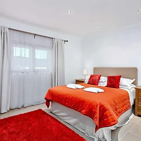 Sleeps 10 With Pool Air Con And Wifi