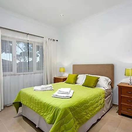 Sleeps 10 With Pool Air Con And Wifi