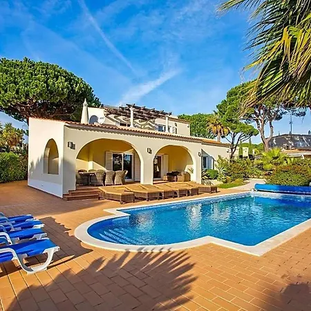 Sleeps 10 With Pool Air Con And Wifi 维拉摩拉
